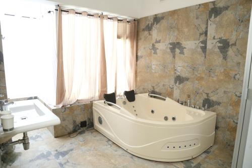 Un baño de Jays Guest Diyatha Waterfront
