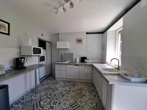 Dapur atau dapur kecil di Gîte de l'Engièvre