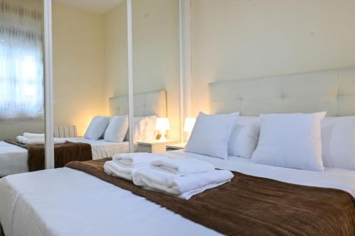For You Rentals Coqueto Apartamento TEMPORAL de dos dormitorios EMB1545