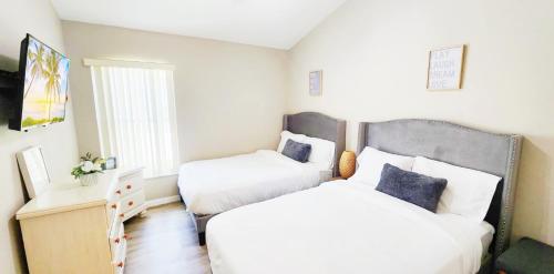 Lakeview Luxury Oasis photo 34