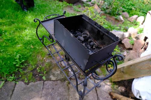 Kemudahan BBQ tersedia untuk tetamu di rumah tamu ini