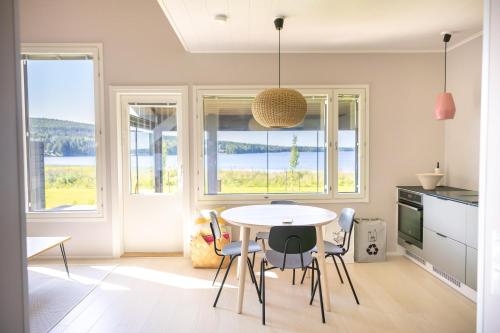 Кухня или мини-кухня в Lake view Vuokatti Apartment
