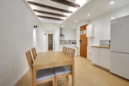 17 Nice apartment next to El Molino