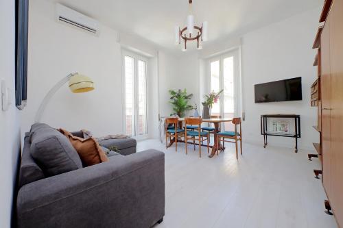 Foto Eroi Spacious Apartment 1