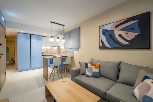 Multi-Unit Apartment Piraeus - For Large Groups