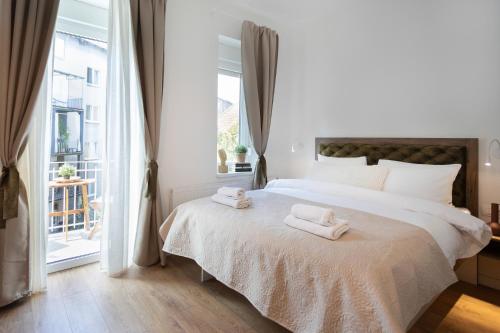 Design Park Residences Near Main Square- StayFLOK