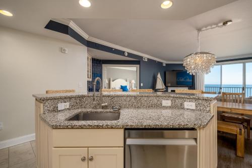 Kuchyň nebo kuchyňský kout v ubytování Belmont Towers 805