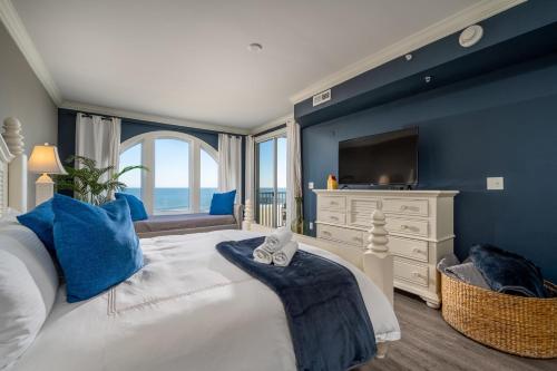 Postel nebo postele na pokoji v ubytování Belmont Towers 805