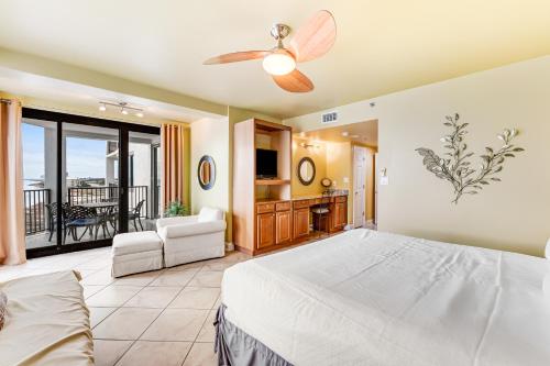 Ένα ή περισσότερα κρεβάτια σε δωμάτιο στο Broadmoor 604