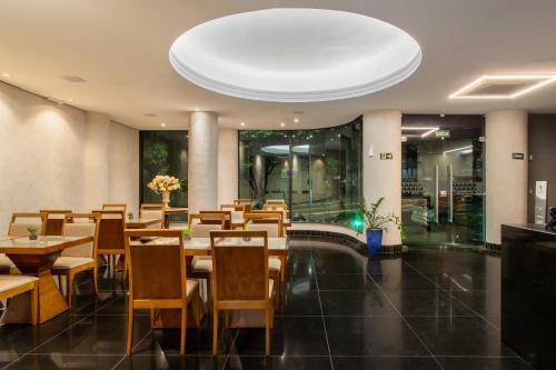 Χώρος καθιστικού στο Suntory Hotel