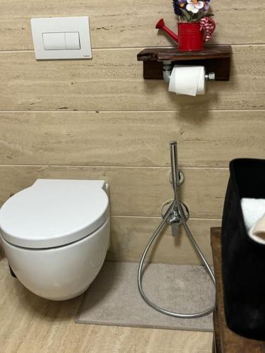 Un baño de Ocean Suite con letto ad acqua