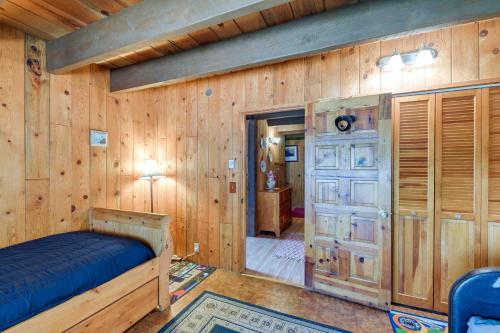 Gallery image of Rustic Home with Deck and Grills on Williamson River! in Chiloquin
