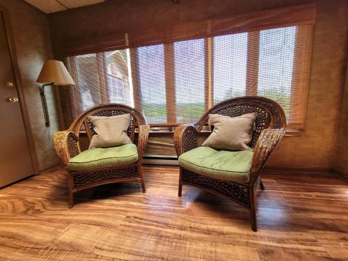 Ruang duduk di Altland House Inn & Suites
