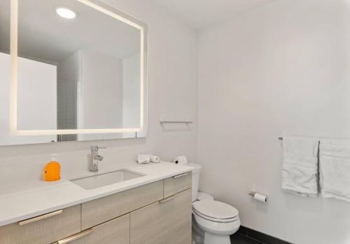 Un baño de Boston Executive Quarters Mystic River edition
