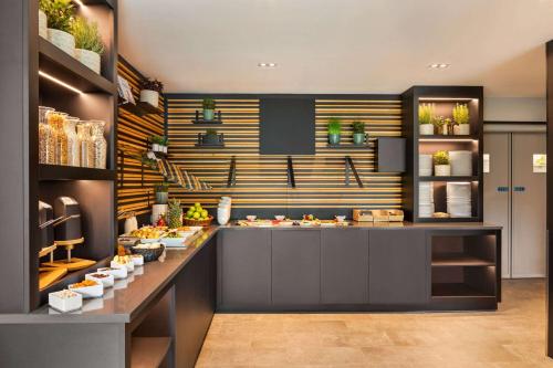 Jídlo v hotelu nebo okolí