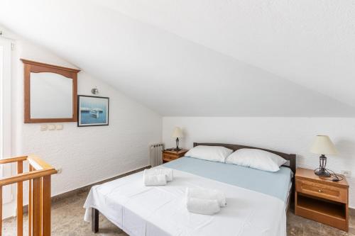 Apartments by the sea Zecevo Rtic, Rogoznica - 10334
