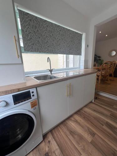 2025 Award Winner Liverpool Cherry House - 4 Bedrooms photo 81