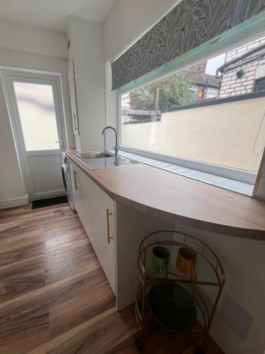 2025 Award Winner Liverpool Cherry House - 4 Bedrooms photo 68