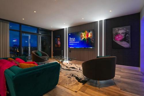 Gambar di galeri bagi Luxurious Penthouse with Bar at Glasgow Hydro & SECC di Glasgow