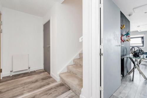Gambar di galeri bagi Luxurious Penthouse with Bar at Glasgow Hydro & SECC di Glasgow