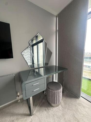 Gambar di galeri bagi Luxurious Penthouse with Bar at Glasgow Hydro & SECC di Glasgow
