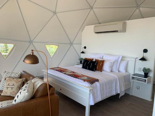 Ένα ή περισσότερα κρεβάτια σε δωμάτιο στο Faraway Domes