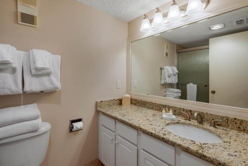 Ένα μπάνιο στο Villas Of Amelia Island