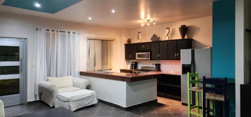Η κουζίνα ή μικρή κουζίνα στο Rosarito Beach House