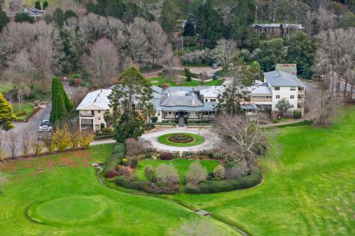 an aerial view of a house with a garden at Peppers Craigieburn Resort in Bowral