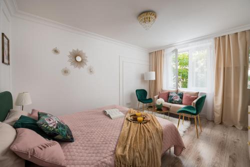 Sublime Studio Hoża 58 in upscale central neighbourhood, discover Warsaw on foot