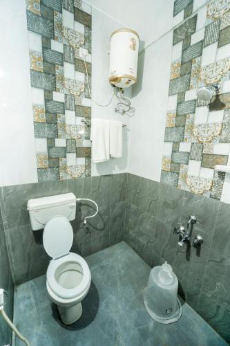 Bagno di THE JEYAM RESIDENCY - Opp To Mangrove Boating, Pondicherry - JR Groups