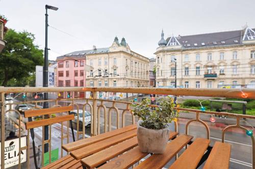 Charming Old Town Family Retreat