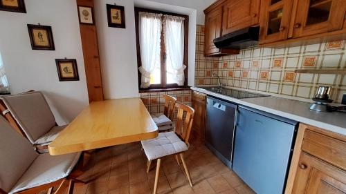 Η κουζίνα ή μικρή κουζίνα στο Antelao Relax a Vinigo