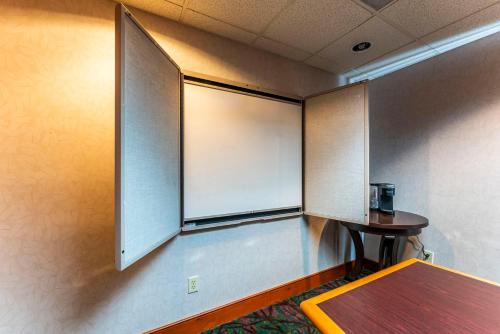 Gambar di galeri bagi Scottsdale 1 bd 1 ba furnished apt 2 beds di Scottsdale
