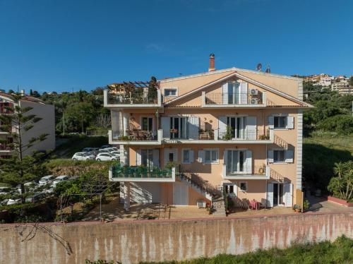 Elisso Apartment