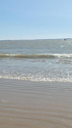 appart studio-F1 Montpellier de Medillan -Royan 38 euros la nuit