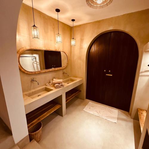 Bilik mandi di Villa Wellia