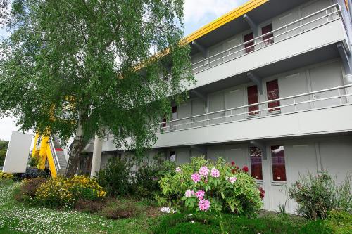 Zahrada ubytování Premiere Classe St Brieuc Tregueux