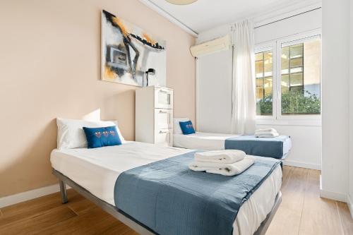 Big Central Barcelona Flat - 4BR for 7