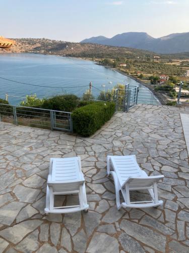 Gallery image of Ageranos seaview house in Kamáres