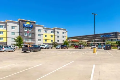 Days Inn & Suites by Wyndham Lubbock Medical Center in Lubbock
