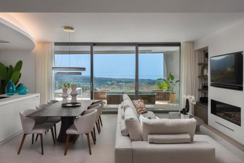 Marbella Quercus Penthouse - Rooftop Jacuzzi