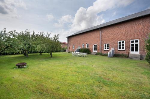 Taman di luar Starenhof