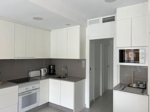 Luxury & New apartment in beach area II