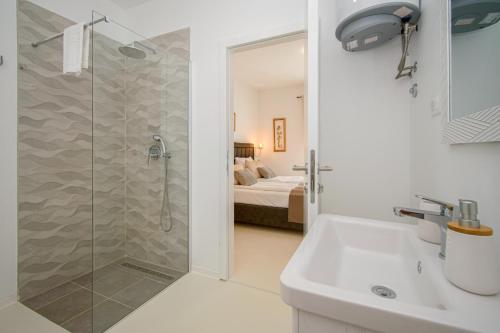 Modern Villa Angelina in Poreč photo 3
