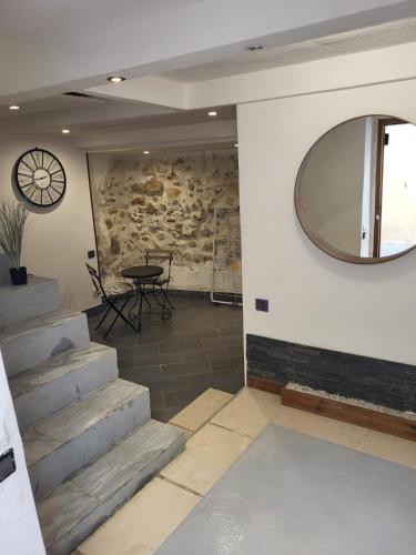 Φωτογραφία από το άλμπουμ του Spacious town house with balcony σε Montagnac
