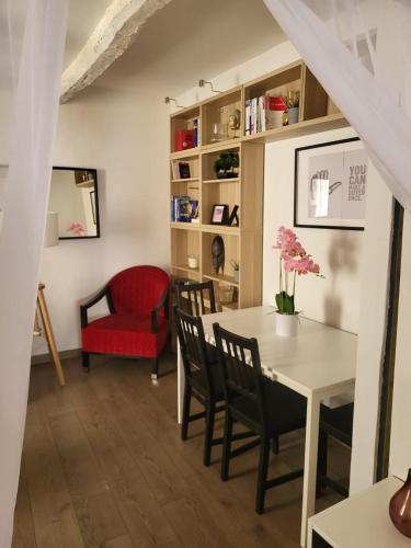 Χώρος καθιστικού στο Spacious town house with balcony