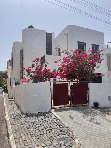 Casa Estrela - Sea & Art Guesthouse