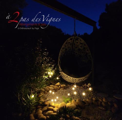 Κήπος έξω από το Les Maisons et le Spa de à 2 pas des vignes à Châteauneuf du Pape