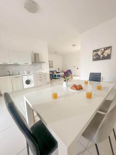 Η κουζίνα ή μικρή κουζίνα στο Lovely room next to st Julians